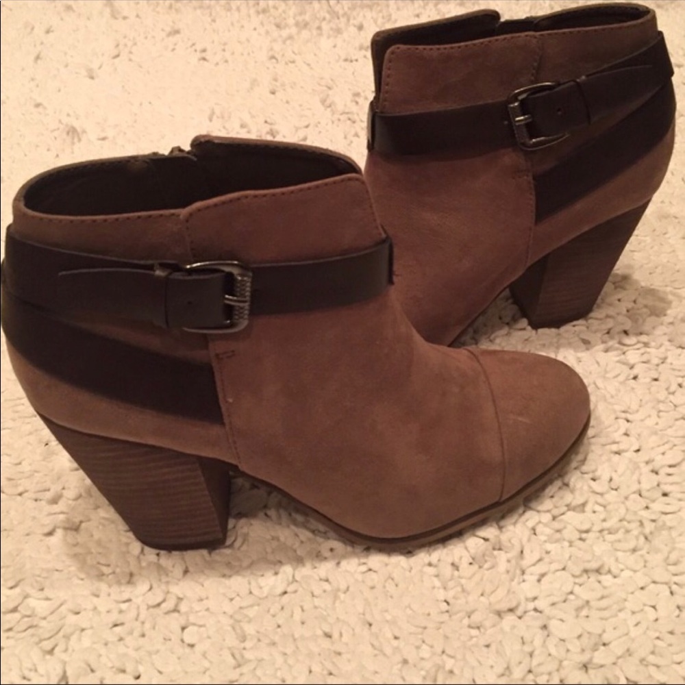 Tan and brown boots 8.5